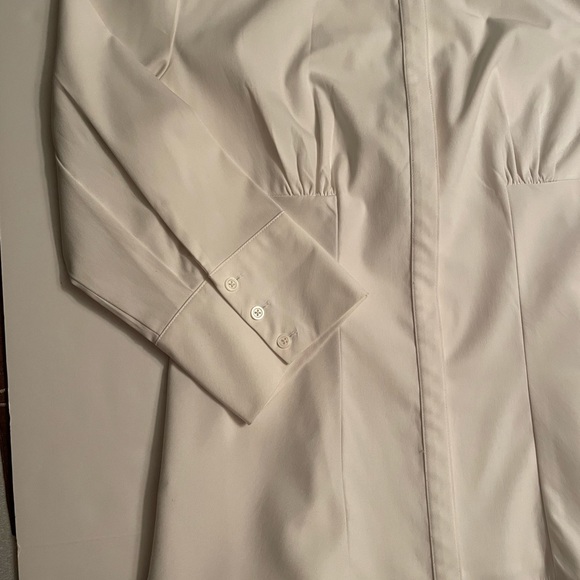 Express white bottoms down shirt size 9/10. Stretchy, 2/3 sleeves - Picture 10 of 14